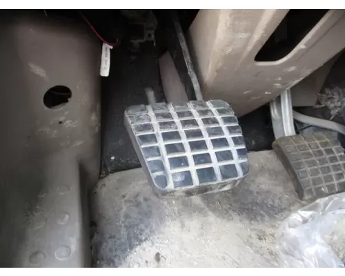 FREIGHTLINER CASCADIA 125 FOOT PEDAL