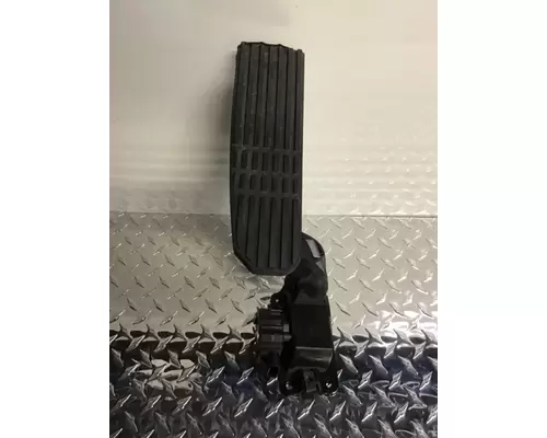 FREIGHTLINER CASCADIA 125 FOOT PEDAL