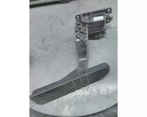 FREIGHTLINER CASCADIA 125 FOOT PEDAL