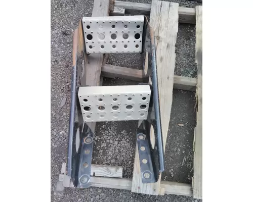 FREIGHTLINER CASCADIA 125 FRAME STEP
