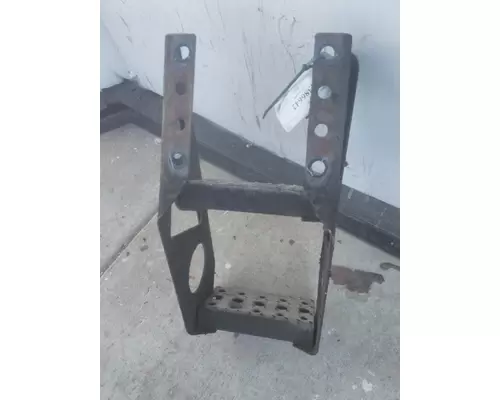 FREIGHTLINER CASCADIA 125 FRAME STEP