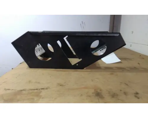 FREIGHTLINER CASCADIA 125 FRAME STEP