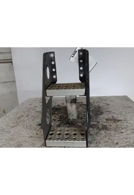 FREIGHTLINER CASCADIA 125 FRAME STEP