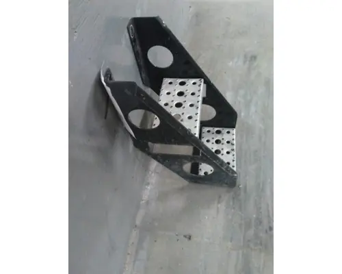 FREIGHTLINER CASCADIA 125 FRAME STEP