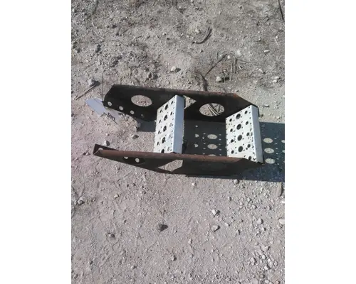 FREIGHTLINER CASCADIA 125 FRAME STEP