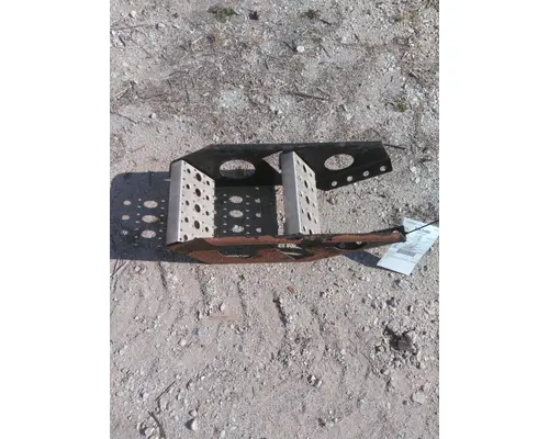 FREIGHTLINER CASCADIA 125 FRAME STEP