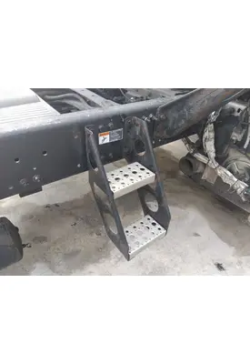 FREIGHTLINER CASCADIA 125 FRAME STEP