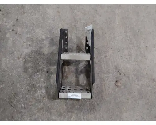 FREIGHTLINER CASCADIA 125 FRAME STEP