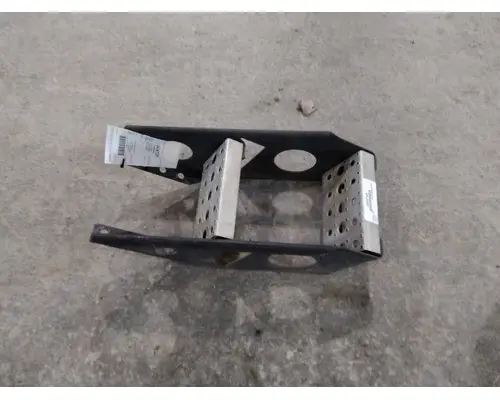 FREIGHTLINER CASCADIA 125 FRAME STEP