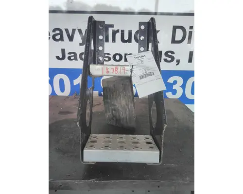 FREIGHTLINER CASCADIA 125 FRAME STEP