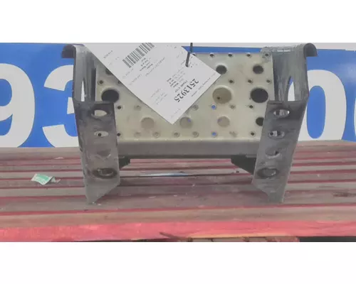 FREIGHTLINER CASCADIA 125 FRAME STEP