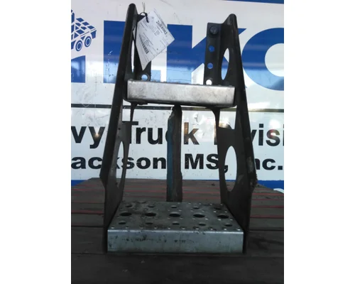 FREIGHTLINER CASCADIA 125 FRAME STEP