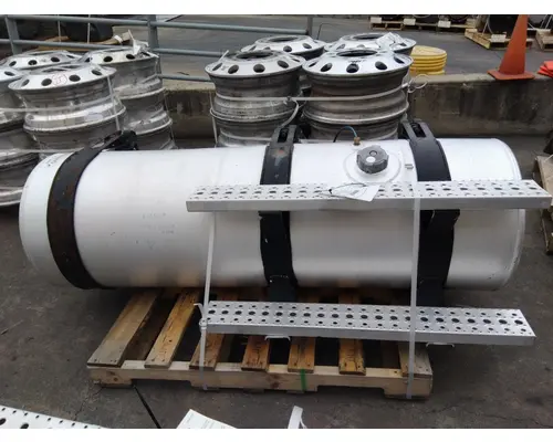 FREIGHTLINER CASCADIA 125 FUEL TANK