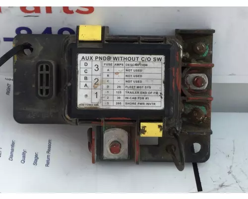 FREIGHTLINER CASCADIA 125 FUSE BOX