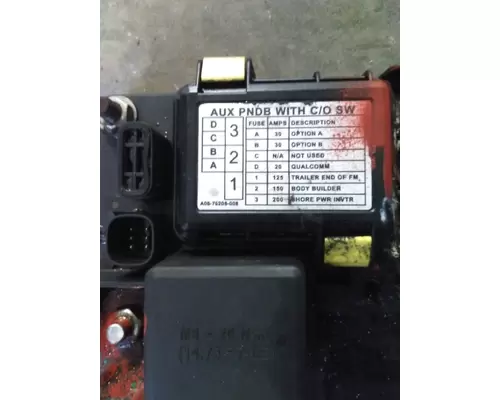 FREIGHTLINER CASCADIA 125 FUSE BOX