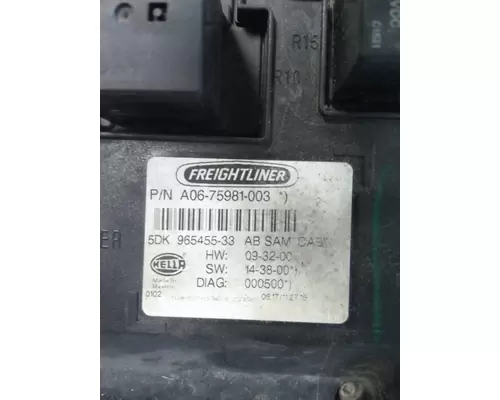 FREIGHTLINER CASCADIA 125 FUSE BOX