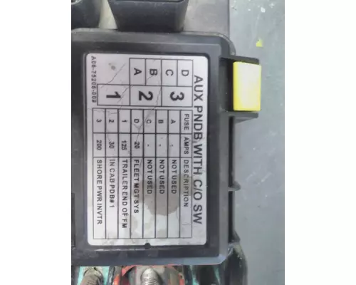 FREIGHTLINER CASCADIA 125 FUSE BOX