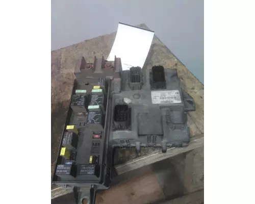 FREIGHTLINER CASCADIA 125 FUSE BOX