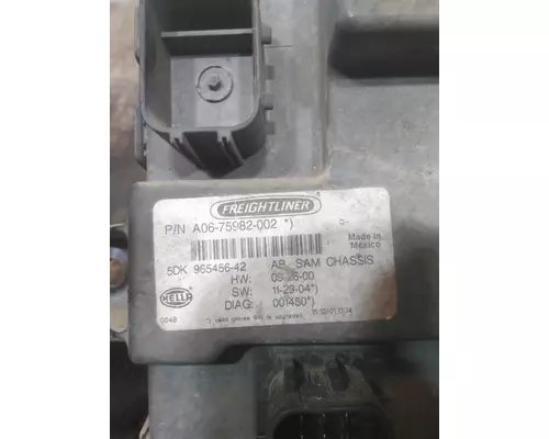 FREIGHTLINER CASCADIA 125 FUSE BOX