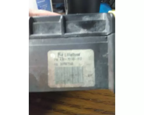 FREIGHTLINER CASCADIA 125 FUSE BOX