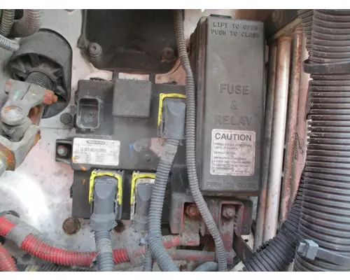 FREIGHTLINER CASCADIA 125 FUSE BOX