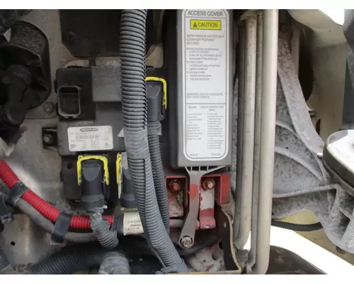 FREIGHTLINER CASCADIA 125 FUSE BOX