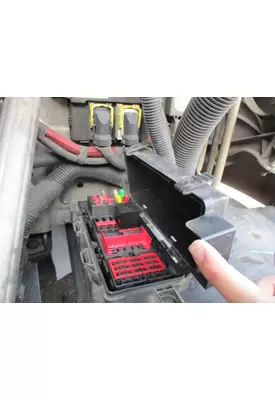 FREIGHTLINER CASCADIA 125 FUSE BOX