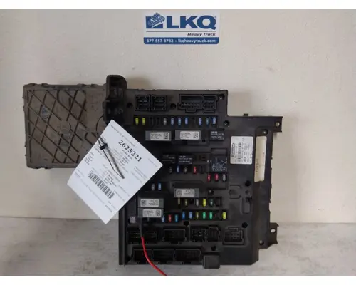 FREIGHTLINER CASCADIA 125 FUSE BOX