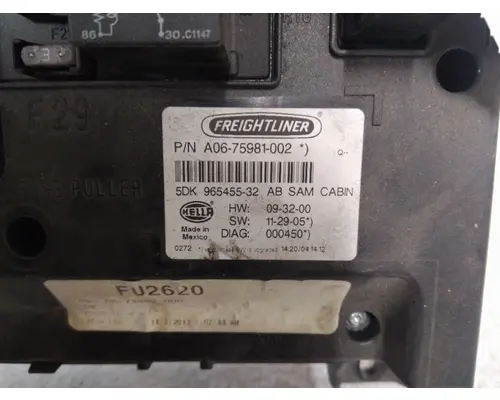 FREIGHTLINER CASCADIA 125 FUSE BOX