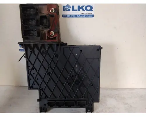 FREIGHTLINER CASCADIA 125 FUSE BOX