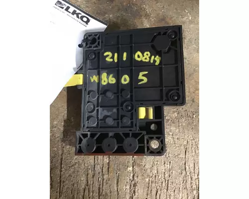 FREIGHTLINER CASCADIA 125 FUSE BOX