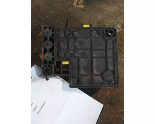 FREIGHTLINER CASCADIA 125 FUSE BOX