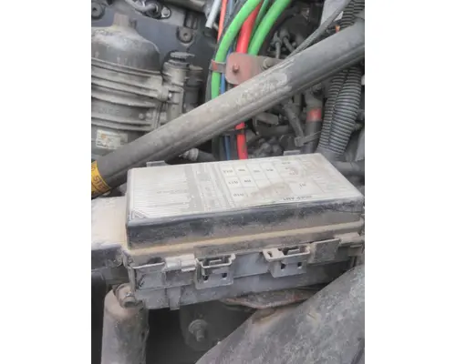 FREIGHTLINER CASCADIA 125 FUSE BOX