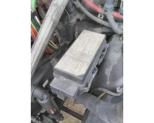 FREIGHTLINER CASCADIA 125 FUSE BOX