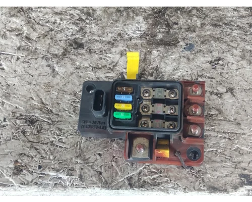 FREIGHTLINER CASCADIA 125 FUSE BOX