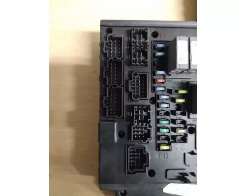 FREIGHTLINER CASCADIA 125 FUSE BOX