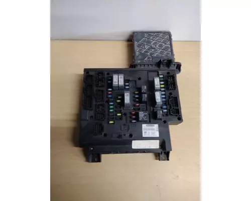 FREIGHTLINER CASCADIA 125 FUSE BOX