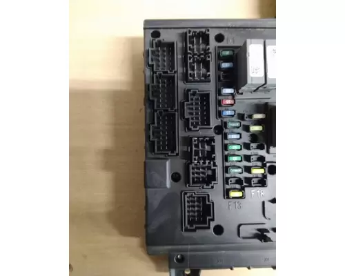 FREIGHTLINER CASCADIA 125 FUSE BOX