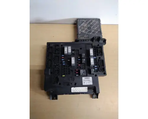 FREIGHTLINER CASCADIA 125 FUSE BOX