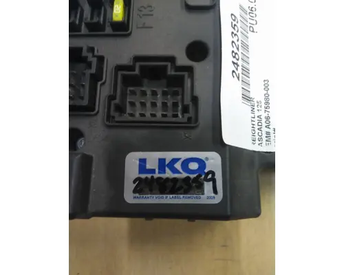 FREIGHTLINER CASCADIA 125 FUSE BOX