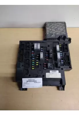 FREIGHTLINER CASCADIA 125 FUSE BOX
