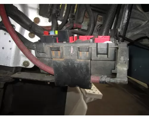 FREIGHTLINER CASCADIA 125 FUSE BOX