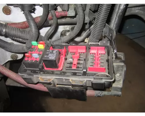 FREIGHTLINER CASCADIA 125 FUSE BOX