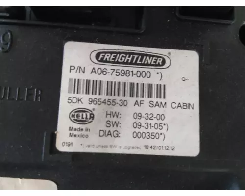 FREIGHTLINER CASCADIA 125 FUSE BOX