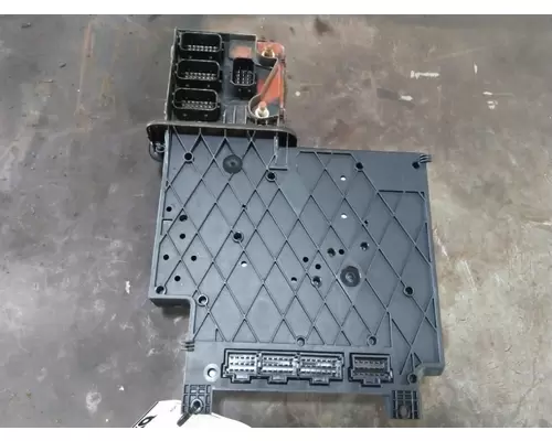 FREIGHTLINER CASCADIA 125 FUSE BOX