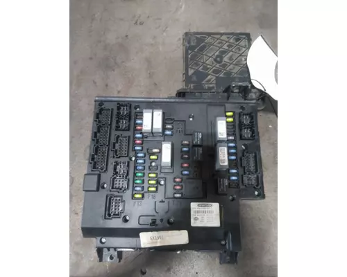 FREIGHTLINER CASCADIA 125 FUSE BOX