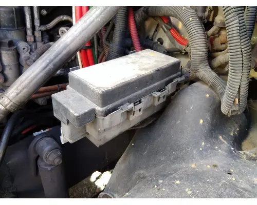 FREIGHTLINER CASCADIA 125 FUSE BOX