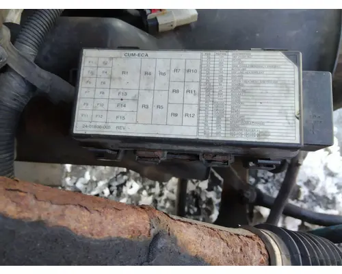FREIGHTLINER CASCADIA 125 FUSE BOX