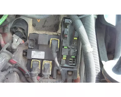 FREIGHTLINER CASCADIA 125 FUSE BOX