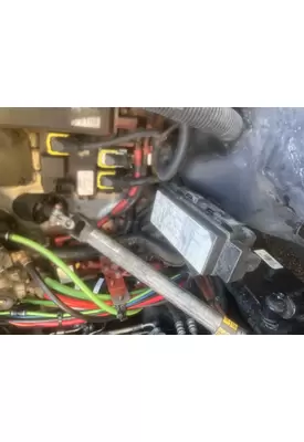 FREIGHTLINER CASCADIA 125 FUSE BOX